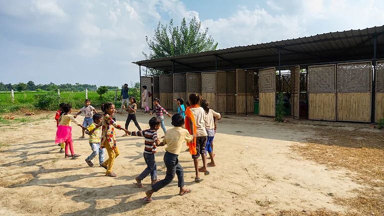 “கொரானா மூன்றாம் அலை குழந்தைகளை கடுமையாக பாதிக்குமா?” : டெல்லி எய்ம்ஸ் இயக்குனர் விளக்கம்!