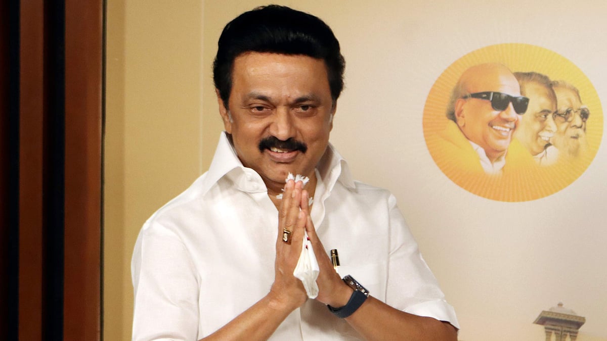 "முதலமைச்சர் பின்னால் முனைப்போடு நிற்போம், மூன்றாம் அலை வந்தாலும் முறியடிப்போம்": வி.பி.கலைராஜன் கட்டுரை!