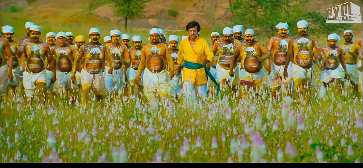 மைக்செட் ஸ்ரீராம் கலக்கும் ‘ஹே சிங்காரி’... டென்மார்க் மக்களால் கொண்டாடப்பட்ட தமிழ் பாடல்! #CineUpdates