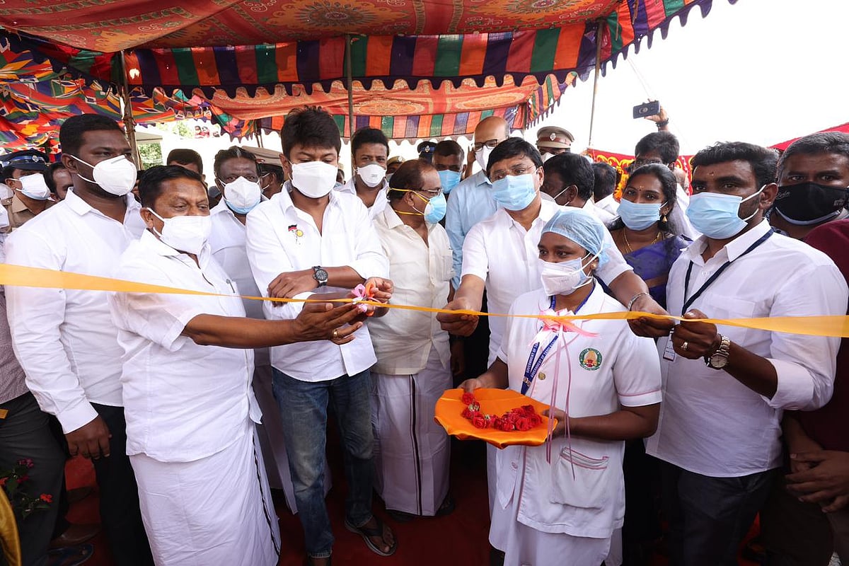 வால்பாறையில் ஆக்சிஜன் செறிவூட்டிகள் திறந்து வைத்து உதயநிதி ஸ்டாலின் கொரோனா தடுப்பு பணி ஆய்வு! - Album