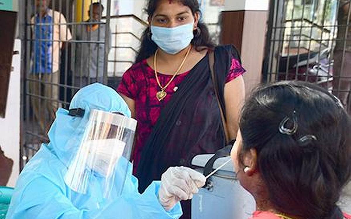 தொடர்ந்து குறைந்துவரும் தொற்று எண்ணிக்கை... இன்று 8,633 பேருக்கு கொரோனா பாதிப்பு! #CoronaUpdates