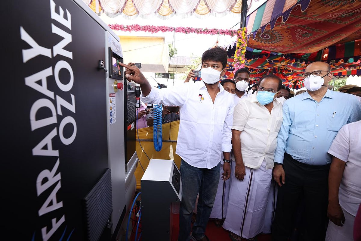 வால்பாறையில் ஆக்சிஜன் செறிவூட்டிகள் திறந்து வைத்து உதயநிதி ஸ்டாலின் கொரோனா தடுப்பு பணி ஆய்வு! - Album