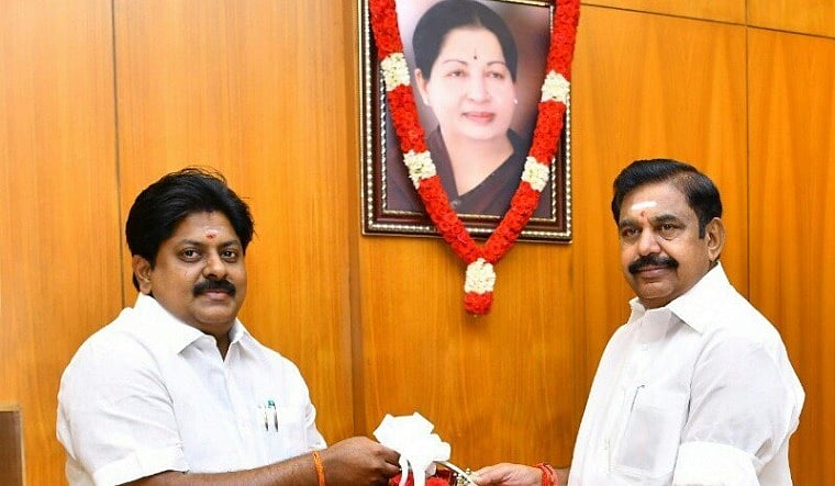 நடிகை புகார் விவகாரம்: குடும்பத்துடன் ஓடி ஒளிந்து கொண்ட அதிமுக முன்னாள் அமைச்சர்; தனிப்படை தீவிர விசாரணை!