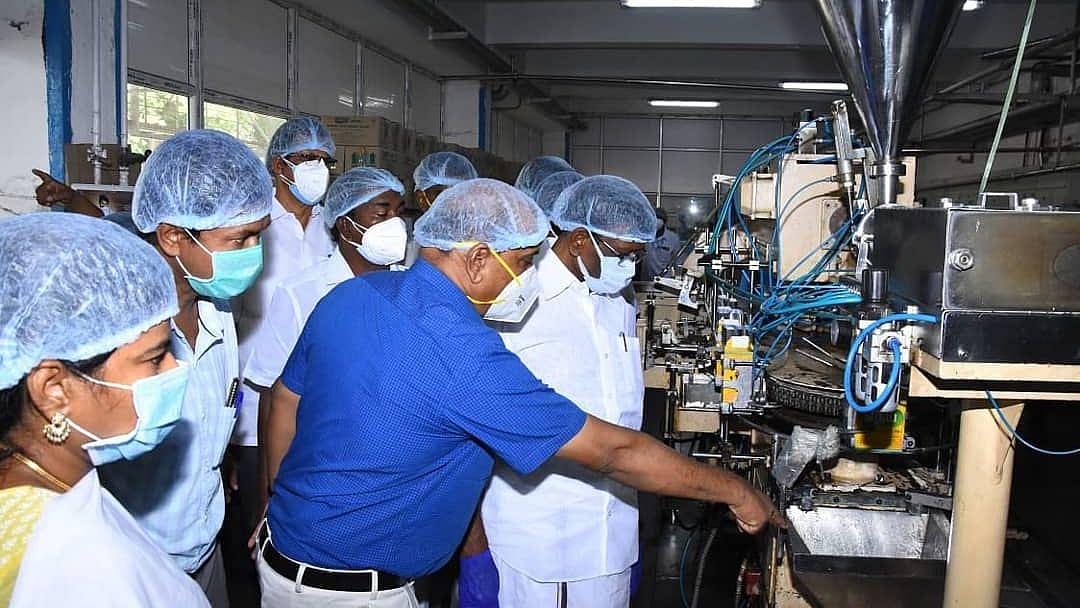 முதல்வரின் சீரிய முயற்சியால் 30 நாட்களில் ஆவின் பால் விற்பனை 4 லட்சம் லிட்டர் அதிகரிப்பு: அமைச்சர் நாசர்!