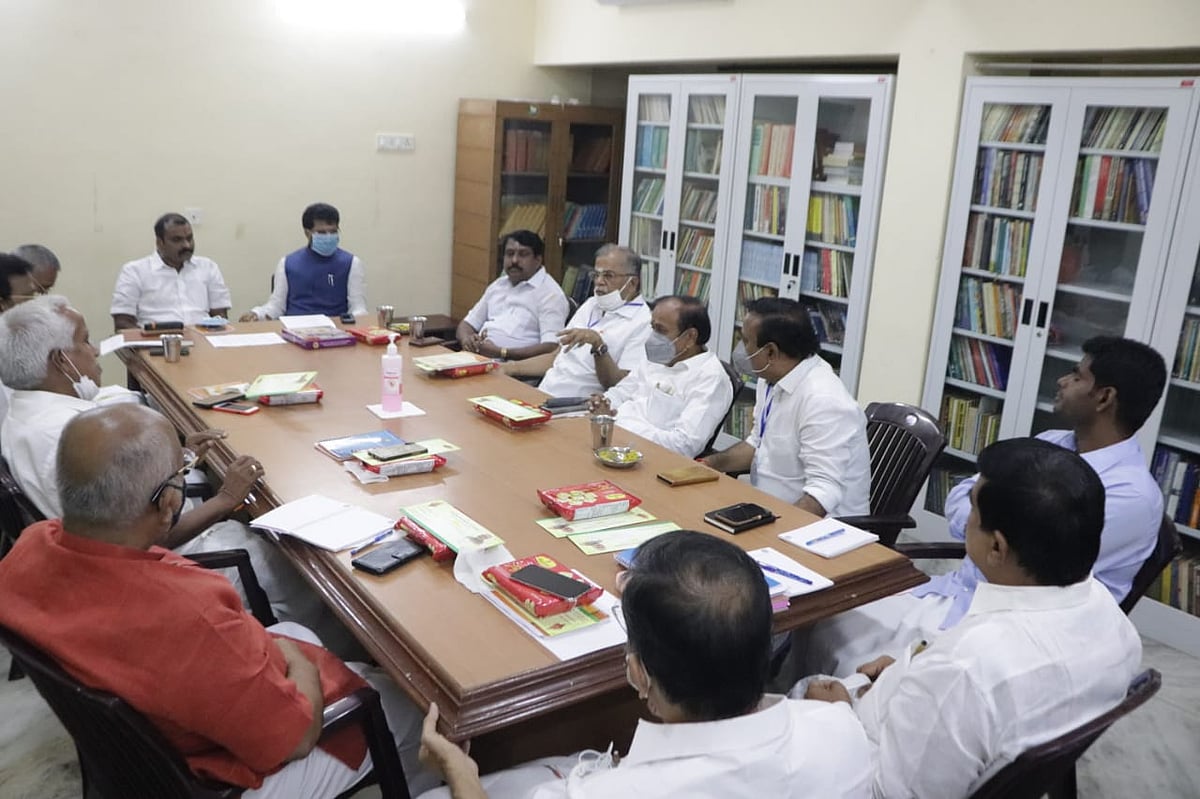 பெண்கள் விஷயத்தில் கூண்டோடு சிக்கிய பா.ஜ.க தலைவர்கள்.. 134 புகார்கள் குவிந்ததையடுத்து பதறிய சி.டி.ரவி!