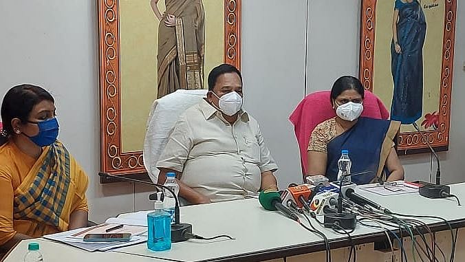 "காஞ்சிபுரம் பட்டுப் பூங்கா.. பேரறிஞர் அண்ணா பிறந்தநாளன்று திறக்க நடவடிக்கை" : அமைச்சர் ஆர்.காந்தி பேட்டி