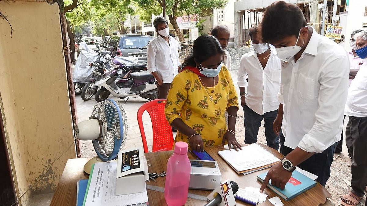 390 குடிசை குடியிருப்புகளுக்கு பதிலாக புதிய வீடு.. ஆய்வு பணியை தொடங்கிய உதயநிதி ஸ்டாலின் எம்.எல்.ஏ!