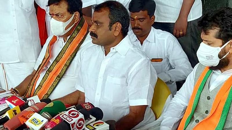 "தேர்தலுக்காக கொடுத்த பணத்தை திருடிட்டீங்க" : கொதித்தெழுந்த சி.டி.ரவி.. பீதியில் தமிழ்நாடு BJP தலைவர்கள்!