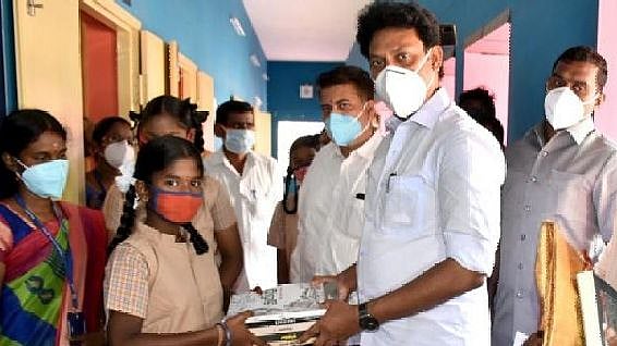 "தனியார் பள்ளிகளில் அதிக கட்டணம் வசூலிப்பதாக புகார் அளித்தால் நடவடிக்கை" : அமைச்சர் அன்பில் மகேஸ் உறுதி!