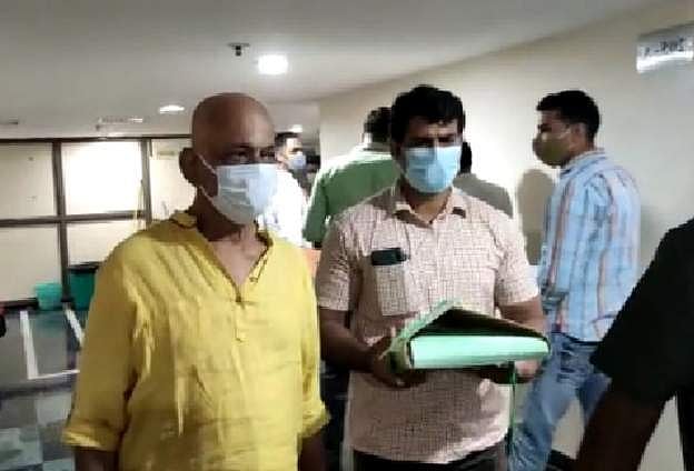 மொட்டையடித்து, புருவத்தை மாற்றி நேபாளத்துக்கு தப்ப முயற்சி: டெல்லியில் சிவசங்கர் பாபா சிக்கியது எப்படி?