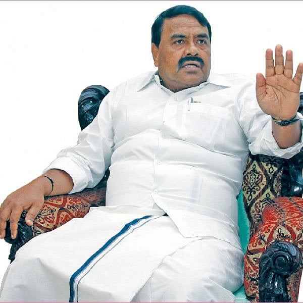 10 ஆண்டுகளாக போக்குவரத்து தொழிலாளர்களை வஞ்சித்துவிட்டு வேதம் ஓதும் ஓபிஎஸ் - அமைச்சர் ராஜகண்ணப்பன் கண்டனம்