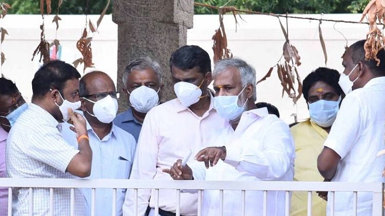 “ஸ்ரீரங்கம் கோயிலுக்குச் சொந்தமான 330 ஏக்கர் நிலங்களில் 24 ஏக்கர் மட்டுமே உள்ளது” : அமைச்சர் சேகர்பாபு!