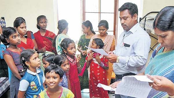 “அனுமதியின்றி செயல்படும் குழந்தைகள் காப்பகங்கள் மீது நடவடிக்கை எடுக்கப்படும்” : தமிழ்நாடு அரசு அதிரடி !