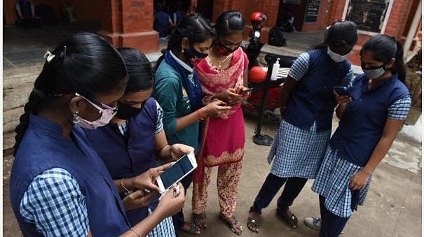 Engg, IT படிப்புகளில் சேர விரும்பும்  மாணவர்கள்; புதிதாக அறிமுகப்படுத்தப்பட்ட படிப்புகள் என்னென்ன?