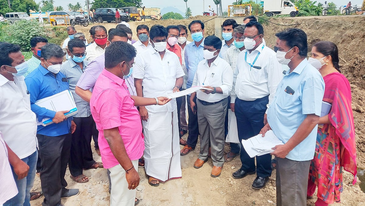 ஸ்மார்ட் சிட்டி திட்டத்தில் ஏகபோகமாக முறைகேடு செய்த அதிமுக; உரிய விசாரணை நடத்த நடவடிக்கை - திமுக MP தகவல்