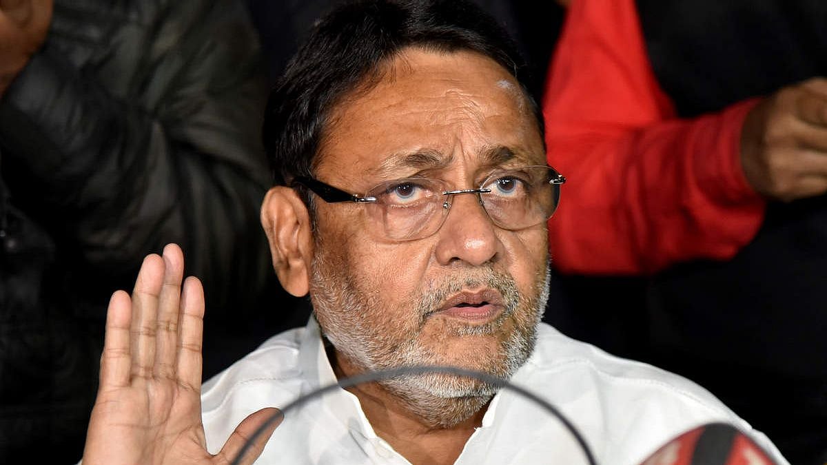 "தடுப்பூசி விஷயத்தில் ஒன்றிய அரசு அரசியல்தான் செய்கிறது" :  மகாராஷ்டிர அமைச்சர் நவாப் மாலிக் பதிலடி!