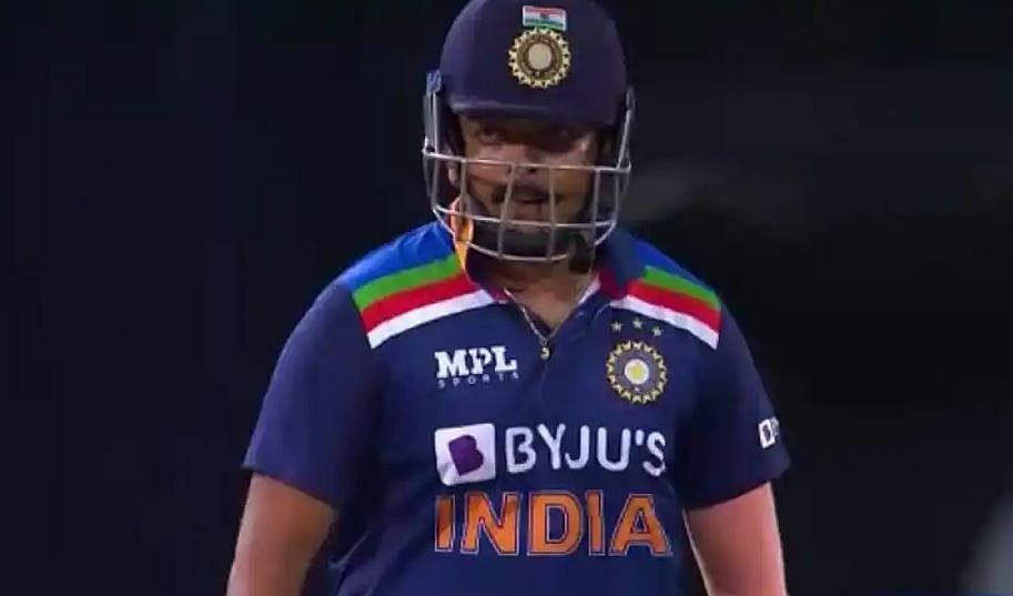 பொளந்துகட்டிய பிரித்வி... கேப்டன்ஸ் இன்னிங்ஸ் ஆடிய தவான்... இலங்கையை எளிதில் வீழ்த்திய இந்தியா!