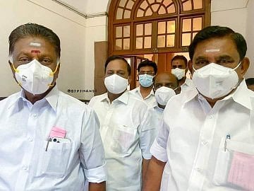 கட்டுக்கதைகளைக் கூறிவரும் ‘லக்கி பிரைஸ் பழனிசாமி’ : முரசொலி தலையங்கம் விளாசல்!