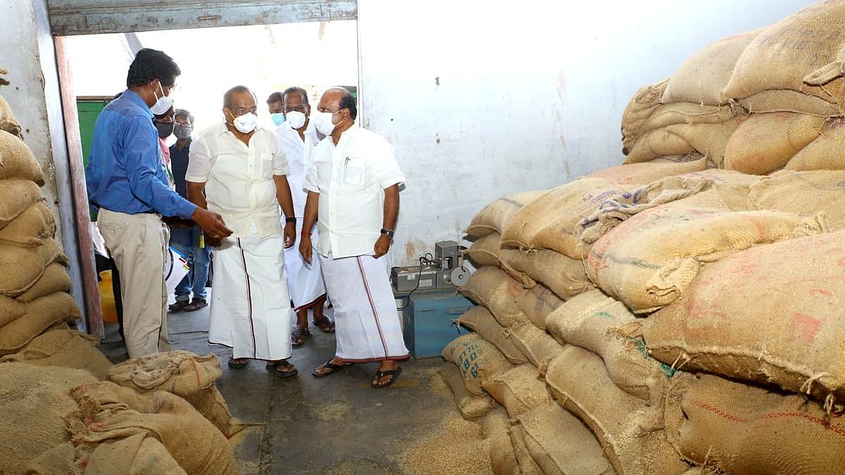 “பாராட்டை பொறுத்துக்கொள்ள முடியலையா ? - பழனிசாமி இதோடு நிறுத்திக்கொள்ள வேண்டும்” : எச்சரித்த அமைச்சர்!