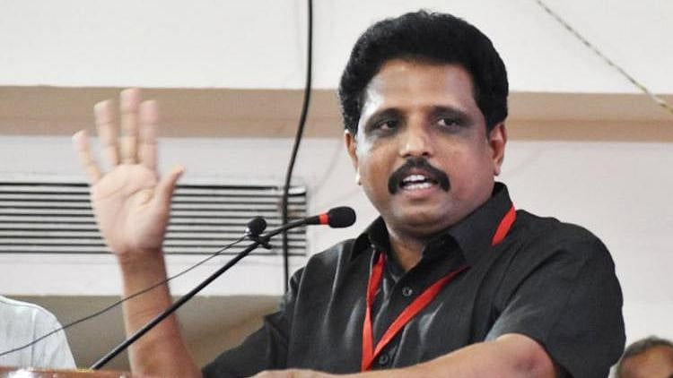 "IIT-யில் இந்தி திணிப்பு.. வீடு எரியும்போது சிகரெட்டுக்கு நெருப்பு எடுக்கிற செயல்" : சு.வெங்கடேசன் எம்.பி