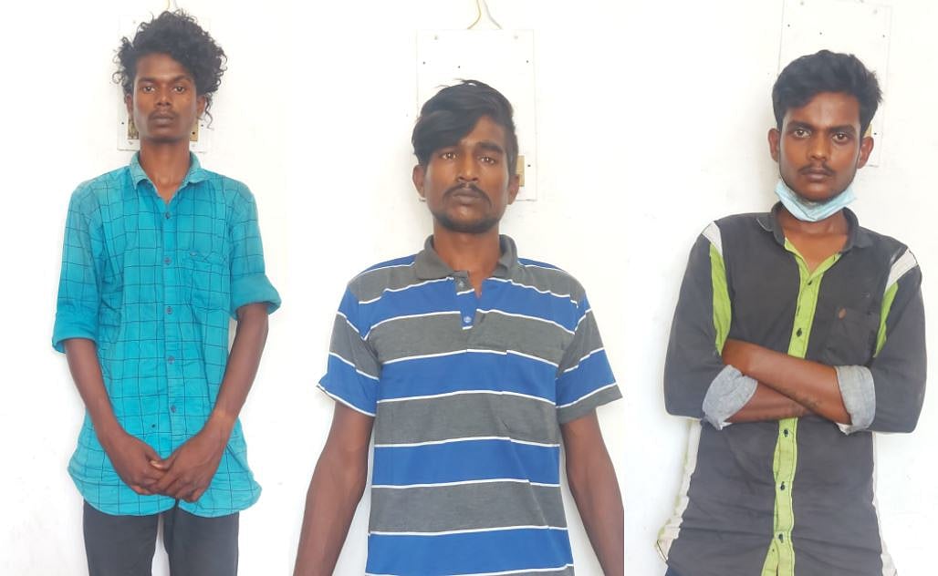 நண்பனைக் கொன்ற ரவுடியை கொல்ல நாட்டு வெடிகுண்டு தயாரித்த இளைஞர்கள்; போலிஸிடம் சிக்கியது எப்படி?
