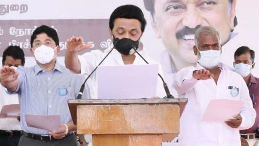 மூன்றாம் அலையை தடுக்க முன்னெச்சரிக்கை பணிகள் தீவிரம்.. விழிப்புணர்வு பிரசாரத்தை தொடங்கிவைத்த முதலமைச்சர்!