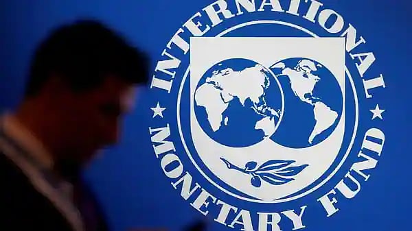 “தடுப்பூசி போடுவதை துரிதப்படுத்தாவிட்டால் பொருளாதாரம் இன்னும் அடிவாங்கும்” - இந்தியாவை எச்சரிக்கும் IMF