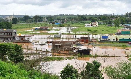 கர்நாடகாவில் தீவிரமடையும் பருவமழை.. 283 கிராமங்களை சூழ்ந்த வெள்ளம் - அலட்சியமாக செயல்படும் பா.ஜ.க அரசு!
