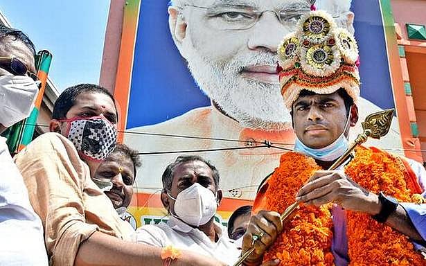 "ஆறே மாதம்... அனைத்து ஊடகங்களும் நம் வசம்" : பத்திரிகையாளர்களுக்கு பகிரங்க மிரட்டல் விடுத்த அண்ணாமலை!