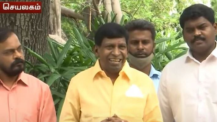 "கொங்குநாடு.. கேட்டாலே தலை சுத்துது” : நீண்ட இடைவெளிக்குப் பிறகு செய்தியாளர்களை சந்தித்த வடிவேலு கிண்டல்!