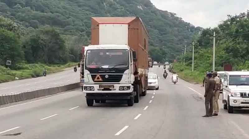 ₹6.50 கோடி மதிப்பிலான செல்போன்கள் கொள்ளை: சினிமா பாணியில் கண்டெய்னர் லாரி கடத்தல் - மர்மகும்பல் துணிகரம்!