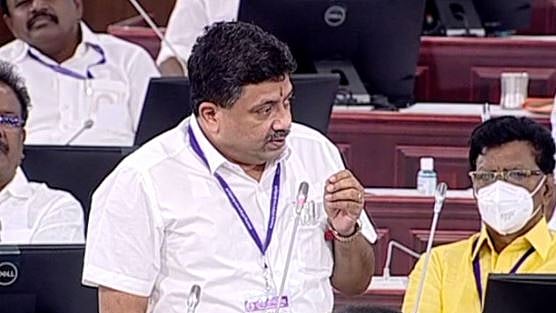 “மோடியும் பெட்ரோலிய அமைச்சரும் நம்ம முதல்வருக்கு நன்றி சொல்லணும்”: புள்ளிவிவரங்களை அடுக்கிய நிதியமைச்சர்!