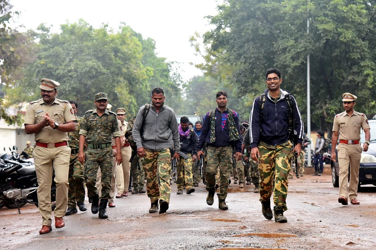 “2 முறை வீரதீர செயல்களுக்கான உயரிய பதக்கம் பெற்று IPS அதிகாரி சாதனை” : யார் இந்த ஹரிபாலாஜி?