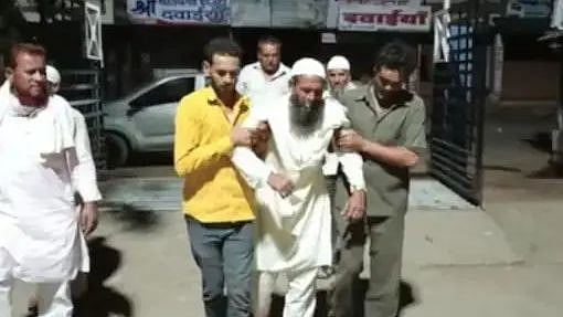 “நீ யார், ஆதார் அட்டையைக் காட்டு” : ம.பி-யில் முஸ்லிம் தொழிலாளி மீது இந்துத்வா கும்பல் கொடூர தாக்குதல்!