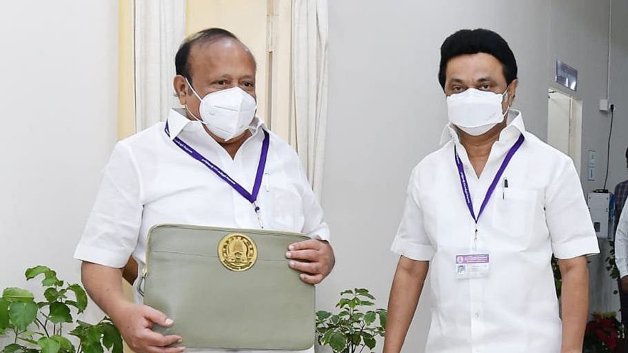 “தமிழ் சமூகத்தின் உணவியல், பண்பாட்டு மரபியல் வரலாறாக வேளாண் அறிக்கை இருந்தது” : ‘முரசொலி’ புகழாரம் !