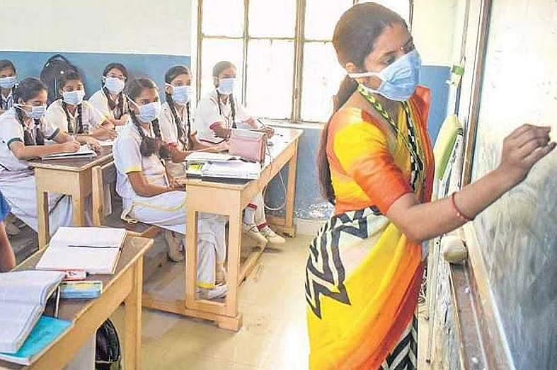 நாளை முதல் பள்ளிகள் திறப்பு: அனைத்து மாணவர்களும் பள்ளிக்கு வரவேண்டிய கட்டாயமில்லை- அமைச்சர் சொல்வது என்ன?