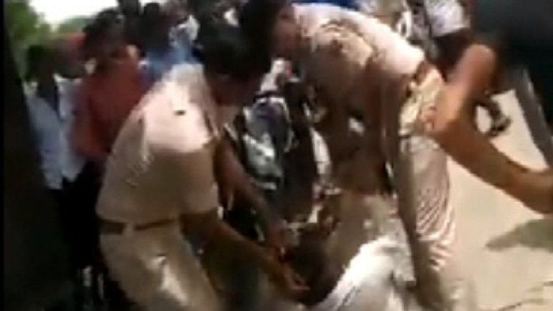 "நான் ஏழை.. என்னை விட்ருங்க" : கதறிய மாற்றுத்திறனாளி : அடித்து சித்ரவதை செய்த ராஜஸ்தான் போலிஸ்!