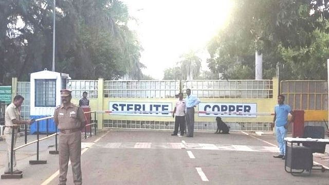 தண்ணீர் நிறுத்தம்; பணியாளர்கள் வெளியேற்றம்.. ஸ்டெர்லைட் ஆலைக்கு மீண்டும் பூட்டு போட்டது தமிழ்நாடு அரசு !