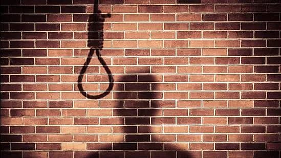 ‘பேஸ்புக்  லைவ்’வில் முடிந்த மூன்றாண்டு காதல்.. காதலன் எடுத்த விபரீத முடிவு: மும்பையில் நடந்த சோகம்!