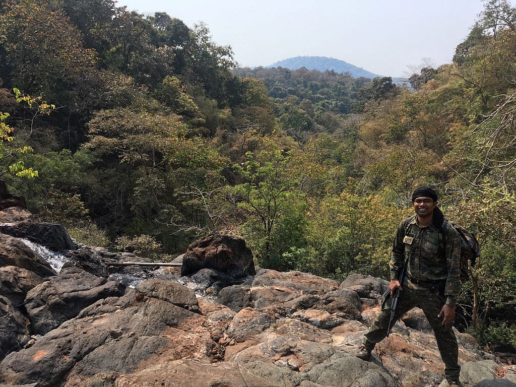 “2 முறை வீரதீர செயல்களுக்கான உயரிய பதக்கம் பெற்று IPS அதிகாரி சாதனை” : யார் இந்த ஹரிபாலாஜி?
