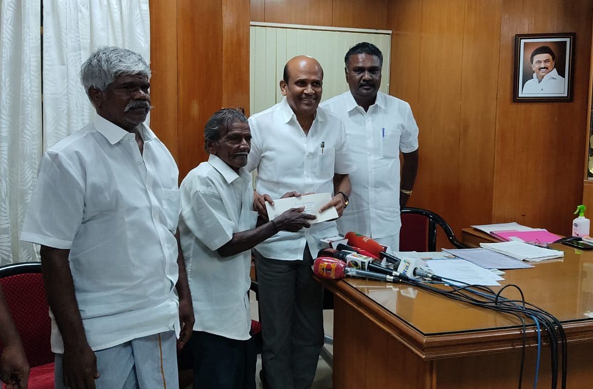 "வறுமையால் நுங்கு விற்ற இசைக் கலைஞர்” : உடனடியாக ஓய்வூதியம் வழங்க நடவடிக்கை - வாகை சந்திரசேகர் உறுதி!