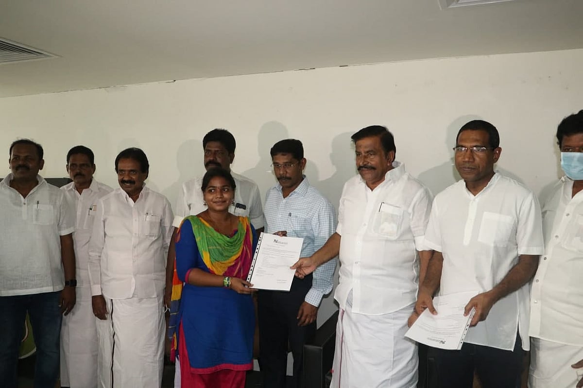 திசைகாட்டும் திருச்சி.. இணையவழி முகாம் நடத்திய ஒரே நாளில் 4,011 பேருக்கு வேலைவாய்ப்பு: அசத்திய அமைச்சர்!