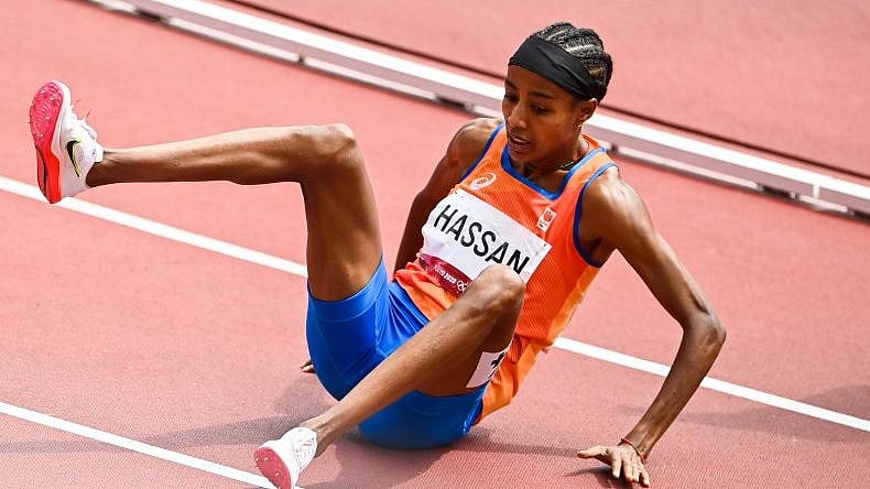 'கீழே விழுந்து.. மீண்டும் எழுந்து முதலிடம்’ : தன்னம்பிக்கைக்கு எடுத்துக்காட்டான நெதர்லாந்து வீராங்கனை!