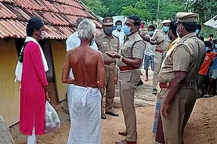 தாயை இழந்த சிறுமிக்கு காவல்துறை சார்பில் உதவி.. இலுப்பூர் டி.எஸ்.பி-யின் மனிதநேயம் - குவியும் பாராட்டு!