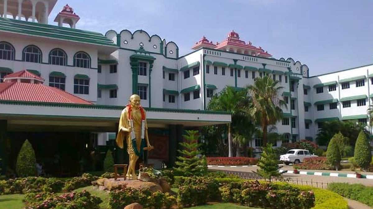 தமிழ்நாட்டில் MPக்கள் எண்ணிக்கையை குறைத்த ஒன்றிய அரசு; ரூ.5,600 கோடி இழப்பீடு வழங்குக - ஐகோர்ட் அதிரடி!