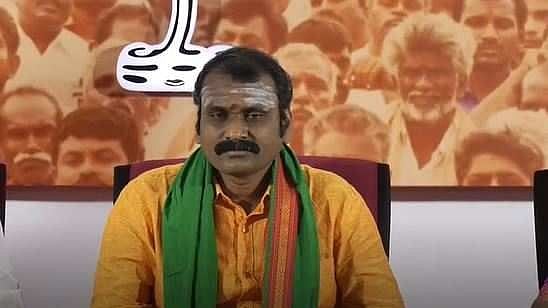 பெட்ரோல் விலை குறைந்ததுகூட தெரியவில்லை.. நீங்கள் எல்லாம் எப்படி மக்கள் பிரச்னைக்கு குரல் கொடுப்பீர்கள்? 