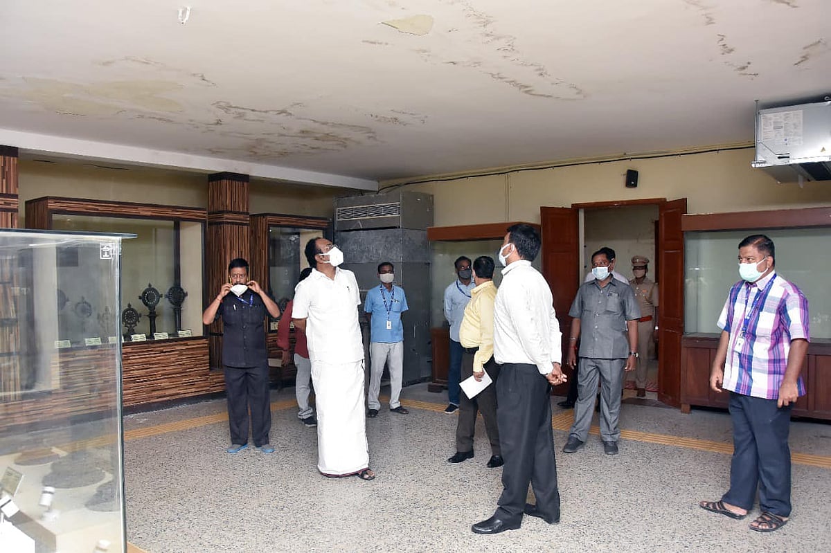 ஃபேஸ்புக்கில் வந்த தகவல்.. நேரில் ஆய்வு மேற்கொண்டு உடனடி நடவடிக்கை மேற்கொண்ட அமைச்சர் தங்கம் தென்னரசு!