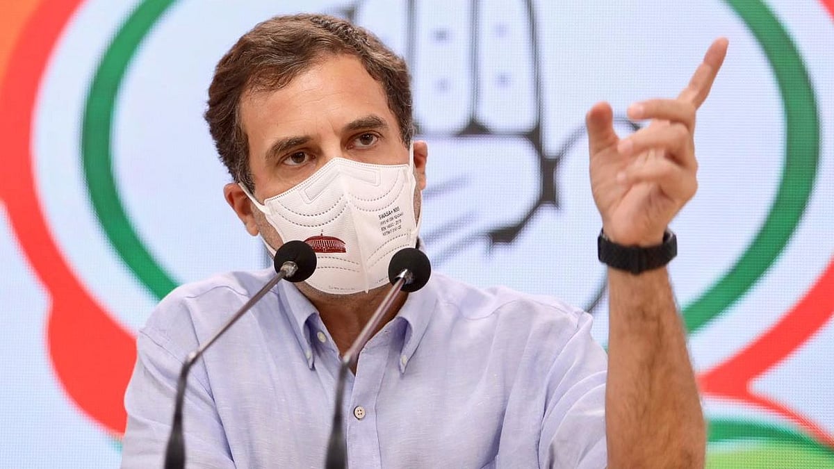 70 ஆண்டுகளாக சேர்த்து வைத்த மக்கள் சொத்தை தனியாருக்கு வழங்குவதா? - மோடி அரசை கடுமையாக சாடிய ராகுல் காந்தி