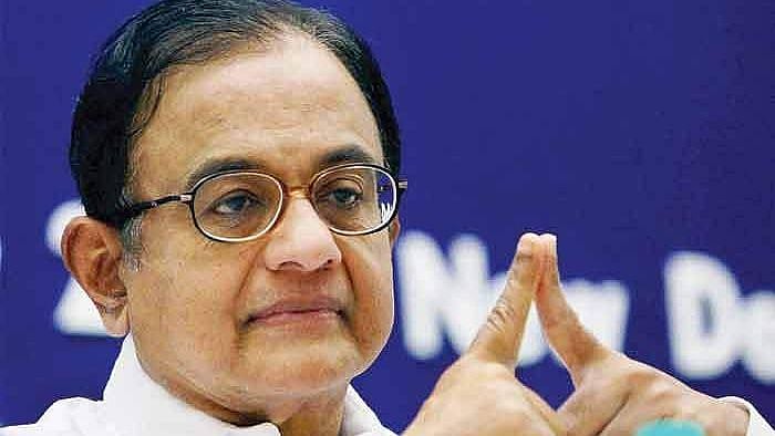 "19 நாட்களாக உயராத பெட்ரோல், டீசல் விலை... எதனால் தெரியுமா?" : ப.சிதம்பரம் ட்வீட்!