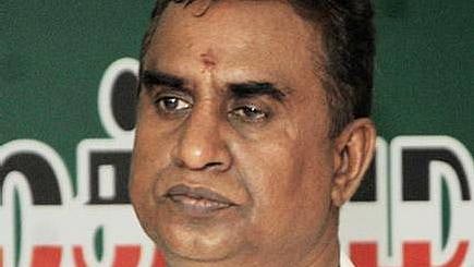 அ.தி.மு.க ஆட்சியில் அனைத்து டெண்டர்களில் ஊழல்.. 2வது நாளாக தொடரும் சோதனை : எஸ்.பி.வேலுமணி விரைவில் கைது?